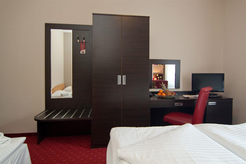 Hotel Savoy Hamburg-Harburg Exteriör bild