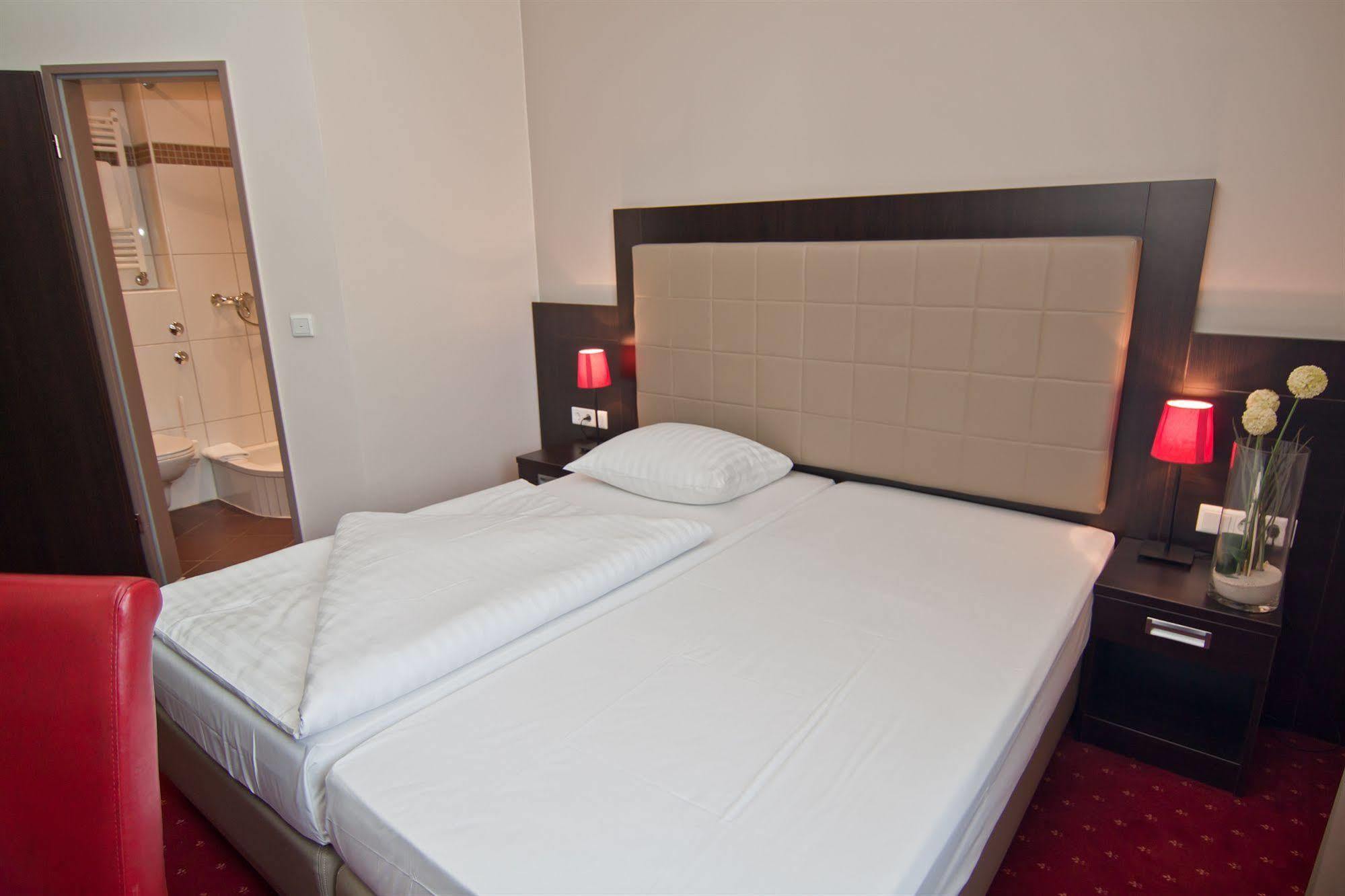 Hotel Savoy Hamburg-Harburg Exteriör bild